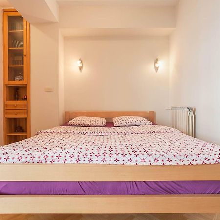 White Apartment Skopje Ngoại thất bức ảnh