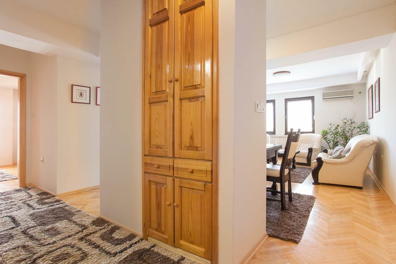 White Apartment Skopje Ngoại thất bức ảnh