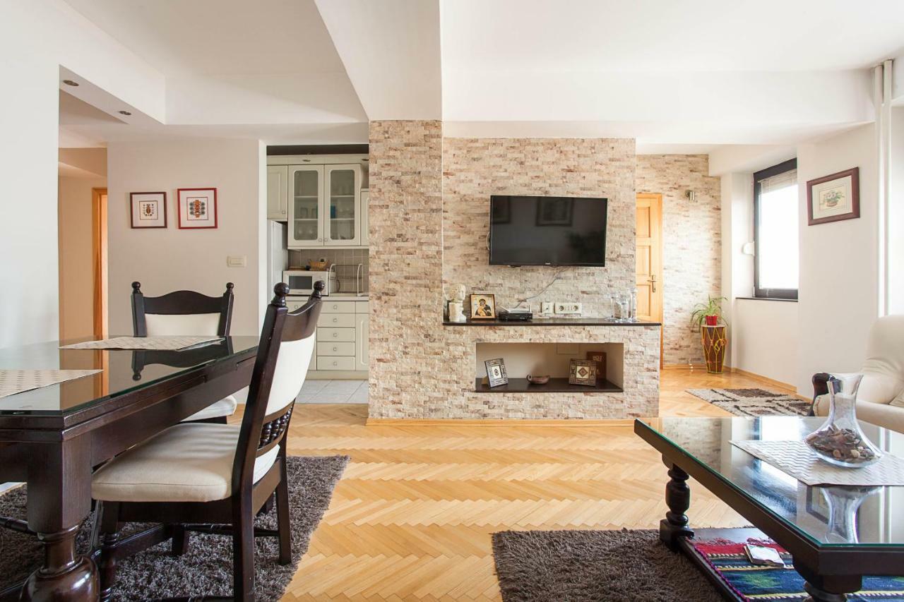 White Apartment Skopje Ngoại thất bức ảnh