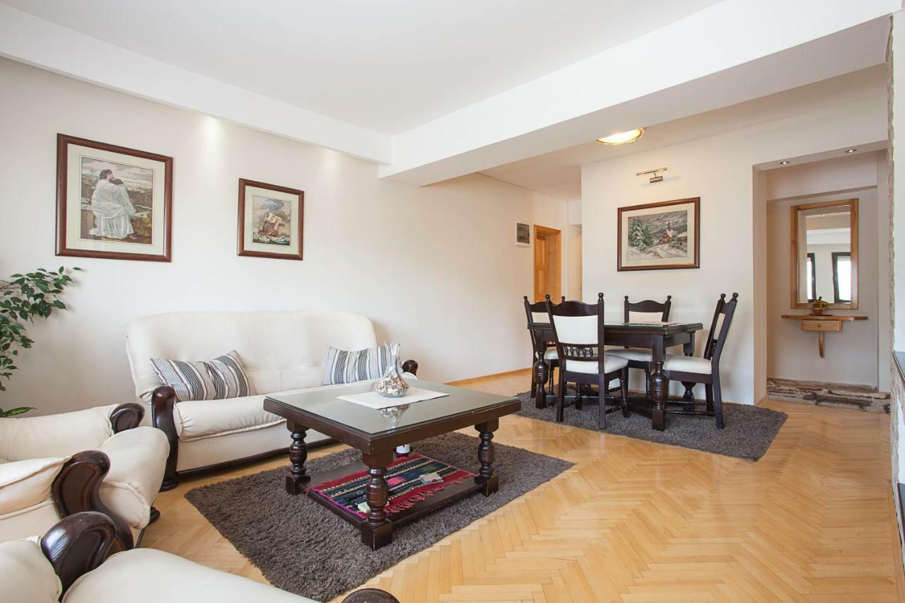 White Apartment Skopje Ngoại thất bức ảnh